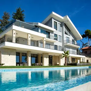 Rita Pool & Homestay Mascalucia
