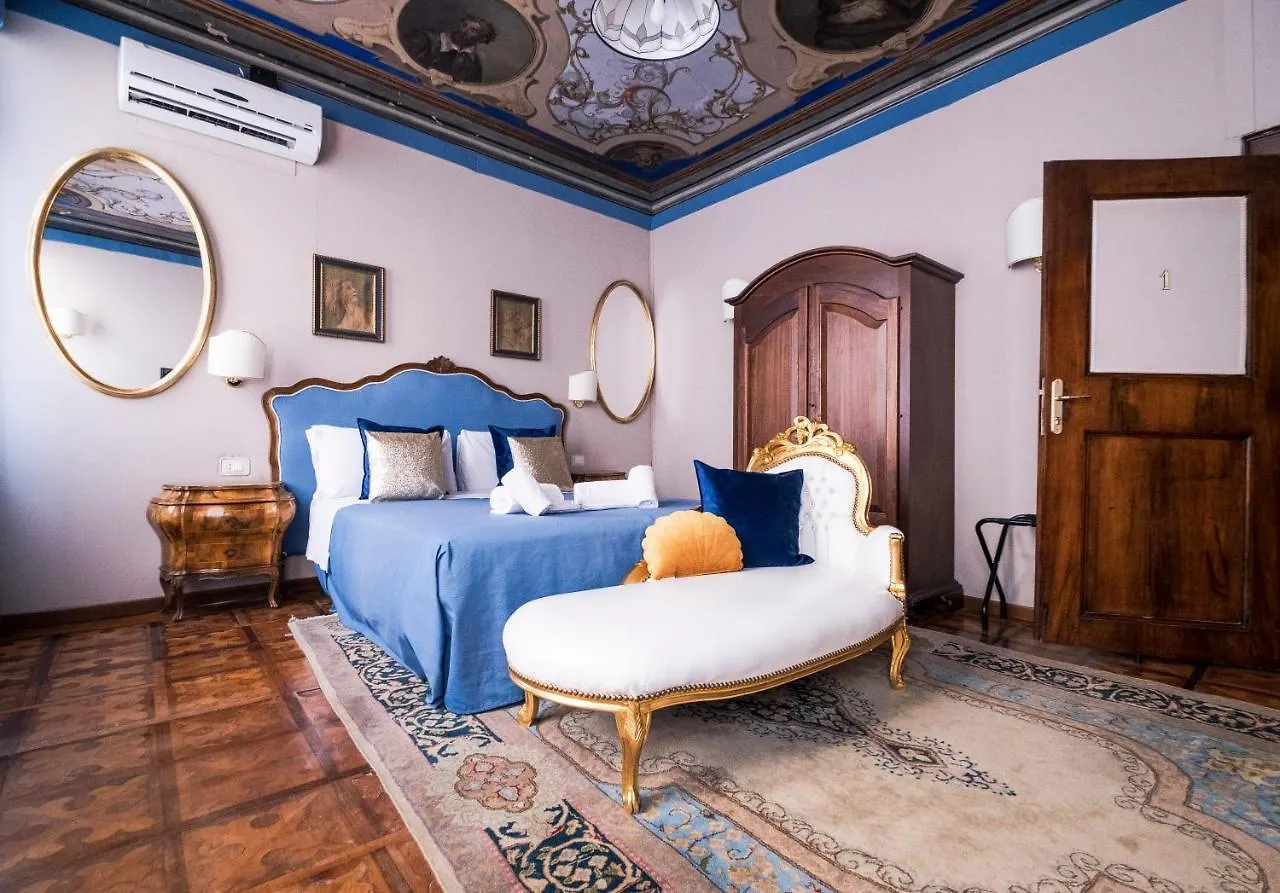 Ca' Lavezzera Hotel Venice 2*,  Italy